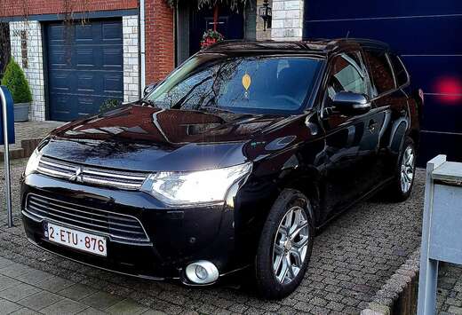 Mitsubishi 2.0 4WD Plug-In Hybrid Plus