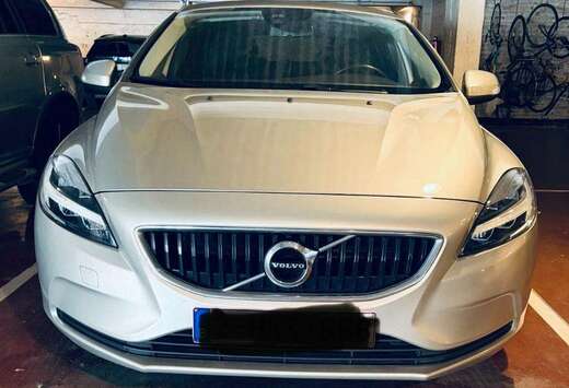 Volvo V40 2.0 T2  Momentum