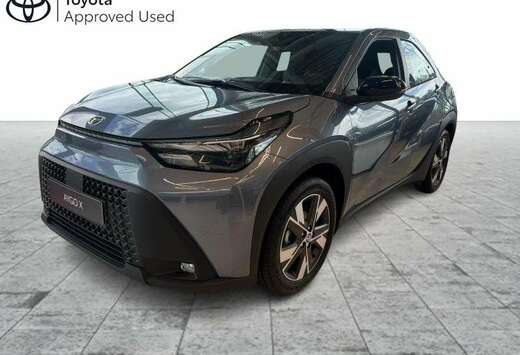 Toyota 1.5 Hybrid Play + Comfort Pack