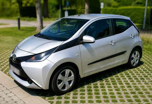 Toyota Aygo 1.0i VVT-i x-play   5 Deuren  67.700 km