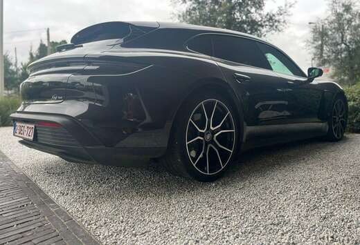 Porsche Taycan 4 Cross Turismo