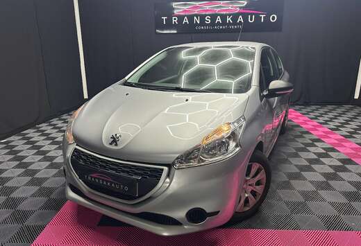 Peugeot 208 1.2i Courroie changée / Garantie 12 Mois