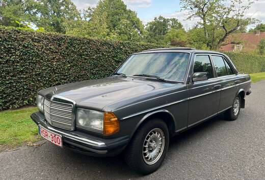 Mercedes-Benz W123 200 M102 109 PK