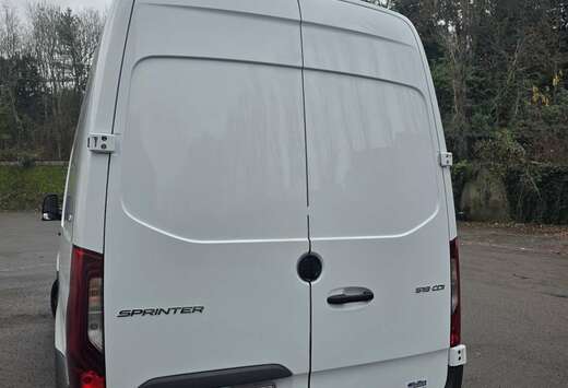 Mercedes-Benz 519 2.0 CDI L2H1 RWD 9G-TRONIC (EUVI-E)