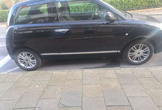 Lancia Ypsilon 1.2i Elefantino Silver