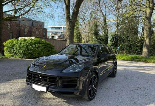 Porsche Porsche Cayenne Turbo V8  549 HP /404 KW