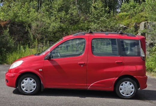 Toyota Yaris Verso 1.3 VVT-I Linea Luna