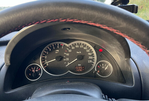 Tigra Twintop 1.8i XE 16v Linea Rossa