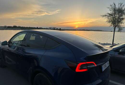 Tesla Model Y 72.5 kWh Long Range RWD