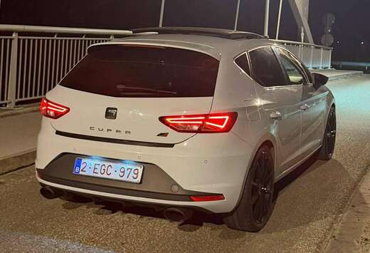 SEAT Leon 2.0 TSI Cupra DSG