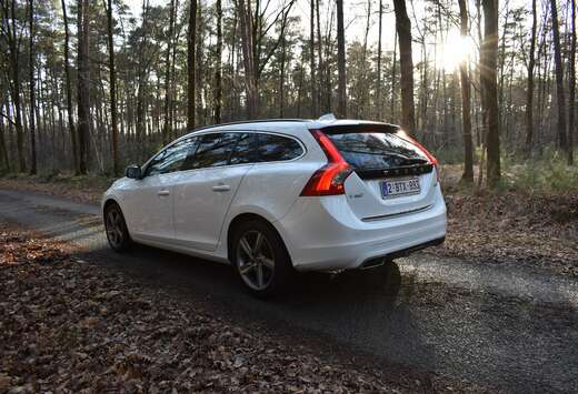 Volvo D6 Plug-In-Hybrid AWD Geartronic Summum