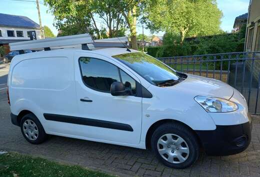 Peugeot 1.6i Access essence, EURO 5b, GPS, Clim, Cam ...