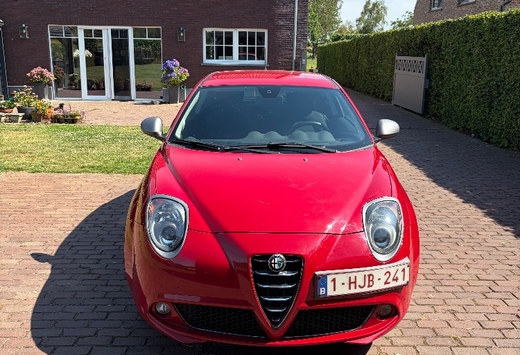 Mooie alfa romeo mito rood