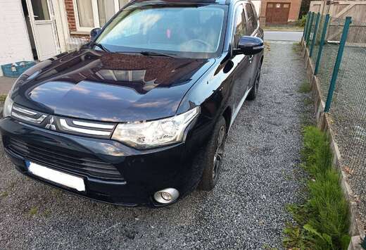 Mitsubishi Outlander 2.0i 2WD Intense