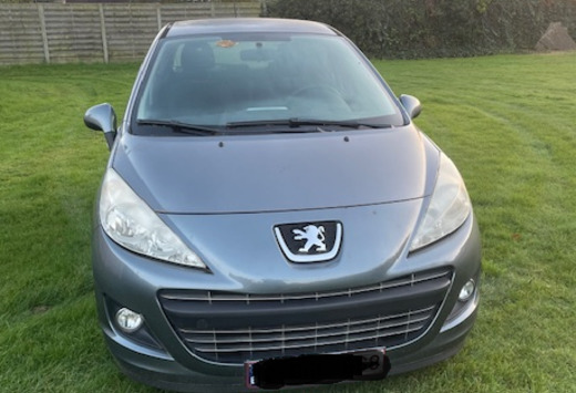 Peugeot 1.4 Benzine bj2011 Euro 5 - 66.000km Airco
