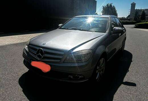 Mercedes-Benz C220