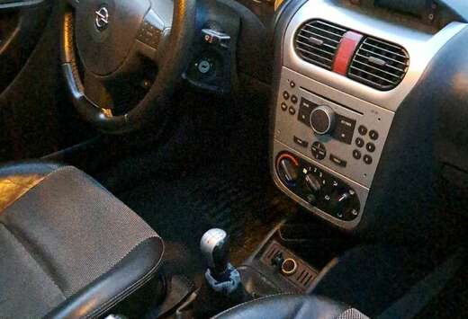 Opel Corsa 1.2i Cosmo