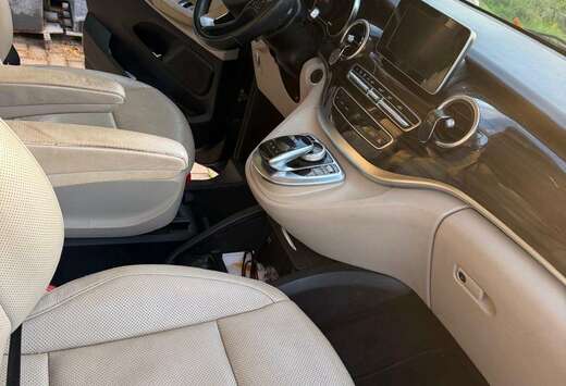 Mercedes-Benz Lichte Vracht, Beige Interieur. Foto’ ...