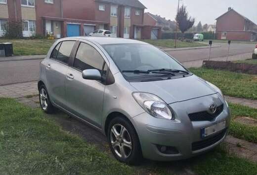 Toyota 1.3 - 87 VVT-i boitte automatique