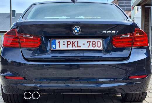 BMW 328i Luxury Line