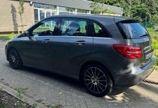 Mercedes-Benz B 180