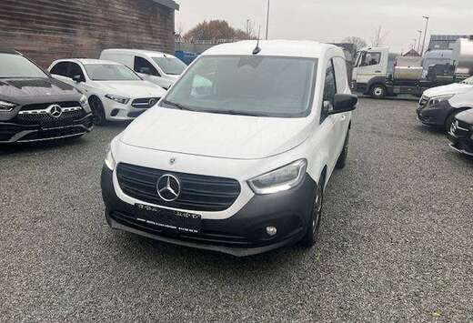 Mercedes-Benz bestelwagen 3 zitplaatsen