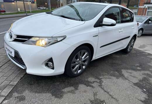 Toyota Auris HEV 1.8i HSD Dynamic CVT