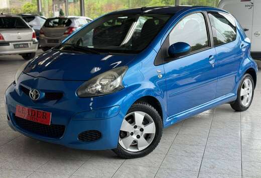 Toyota 1.0 ESSENCE 68CV - AIRCO - 5 PORTES-AUTOMATIQU ...