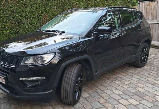 Jeep 1.3 Turbo 4x2 Black Eagle DDCT