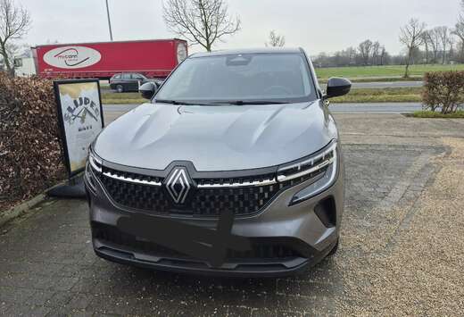 Renault 1.3 TCe MHEV Iconic 160 EDC