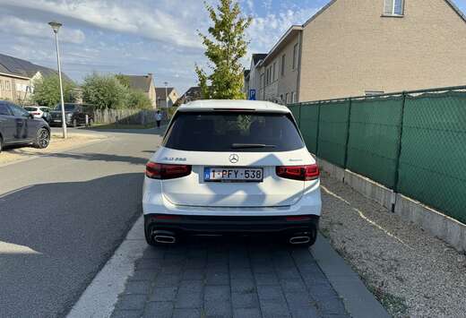 Mercedes-Benz 4Matic 8G-DCT AMG Line