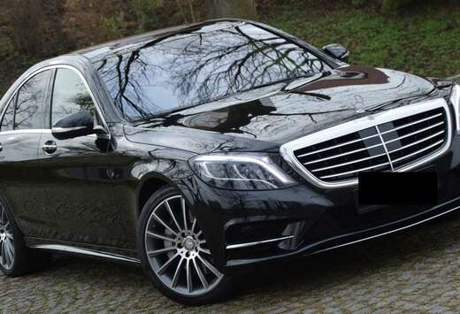 Mercedes-Benz long blue