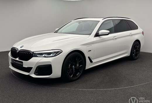 BMW 530e Touring xDrive/M SPORT/ PANO/ CARPLAY