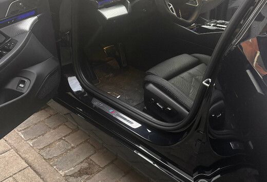 BMW i5 eDrive40 M Edition | 12.000 km | B&W | Pan ...