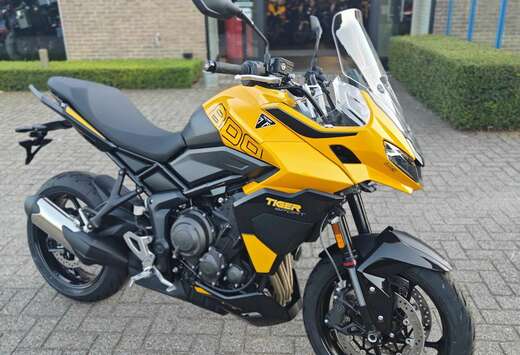 Triumph 800