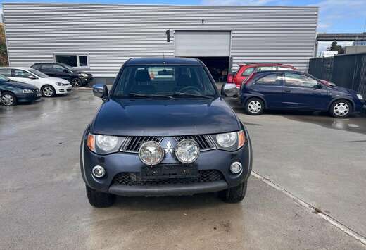 Mitsubishi 2.5 Turbo int. Intense 4WD