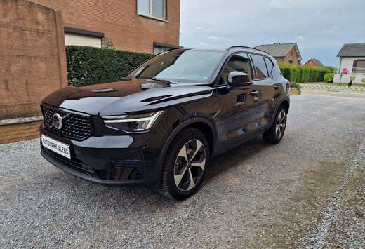 Volvo XC40 2.0 B3 MHEV Plus Dark Limited Edtion DCT
