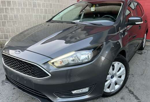 Ford 1.0i EcoBoost Trend + CLIM + NAVI + CARNET