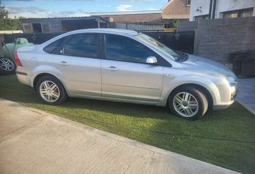 Ford 1.6 16V Aut. Ghia