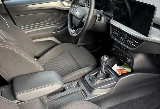 Ford Focus 1.0 EcoBoost MHEV Titanium