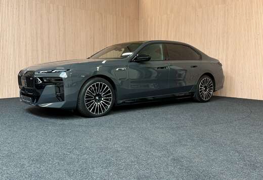 BMW M760eXAS PHEV| Aut. doors| M-performance| FULL!