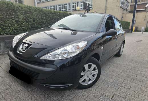 Peugeot met weinig kilometers!