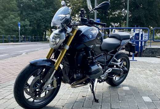 BMW Akrapovic