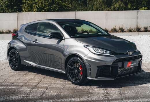 Toyota GR / Premium Pack / 18\