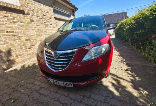 Lancia Ypsilon 1.2i Fire Evo II Black & Red