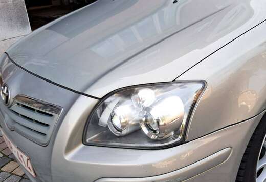 Toyota Avensis 1.8i VVT-i 16v Linea Luna