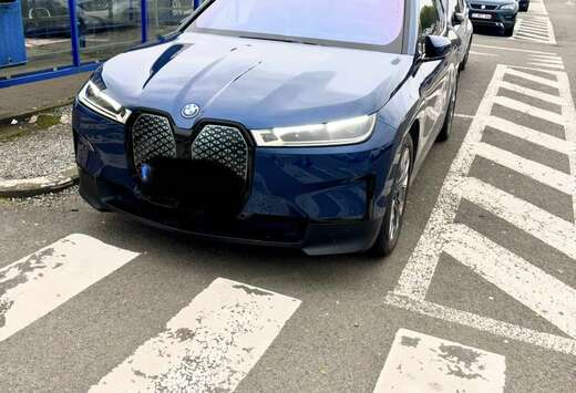 BMW 76.6 kWh xDrive40