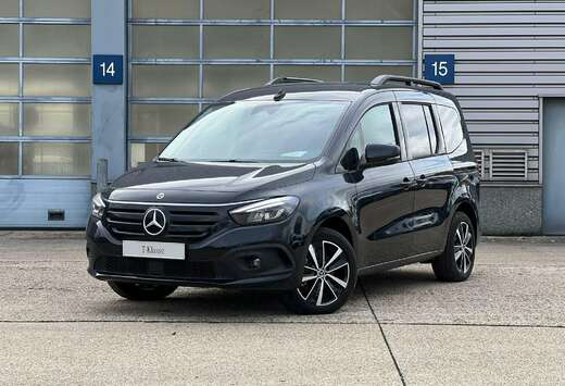 Mercedes-Benz 200 L1