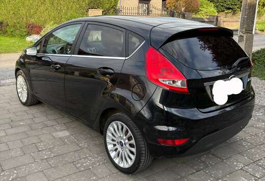 Ford 1.2  titanium 2012