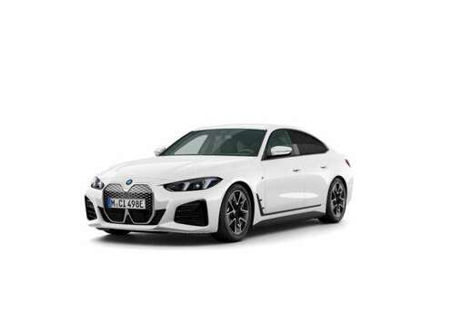 BMW Alpine white i4, clean spec, sharp M Sport presen ...